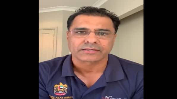 'Sorry on behalf of Pakistan': Pakistanis condemn Waqar Younis for Namaz ‘in front of Hindus’ comment