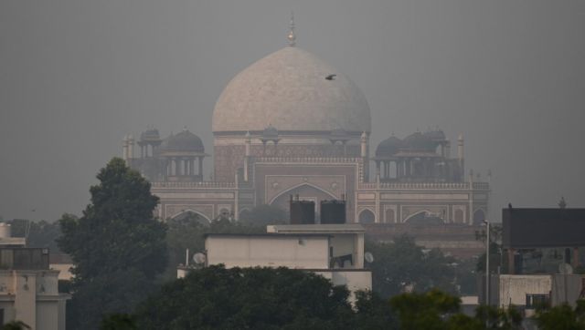 Supreme Court to hear Delhi govt's proposal today on two-day lockdown to curb pollution Supreme Court to hear Delhi govt's proposal today on two-day lockdown to curb pollution