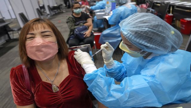 Explained: Why vaccinated people are less likely to spread COVID-19 than the unvaccinated Explained: Why vaccinated people are less likely to spread COVID-19 than the unvaccinated