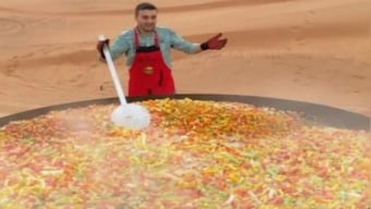 Video of Turkish chef cooking fryums in Dubai desert goes viral, watch here