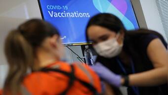US authorises COVID-19 boosters for all adults amid new winter wave of pandemic
