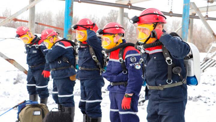 Russia: At least nine dead and dozens trapped in Siberia coal mine fire