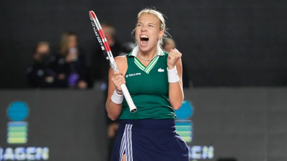 WTA Finals 2021: Anett Kontaveit outlasts Maria Sakkari to set up final against Garbine Muguruza