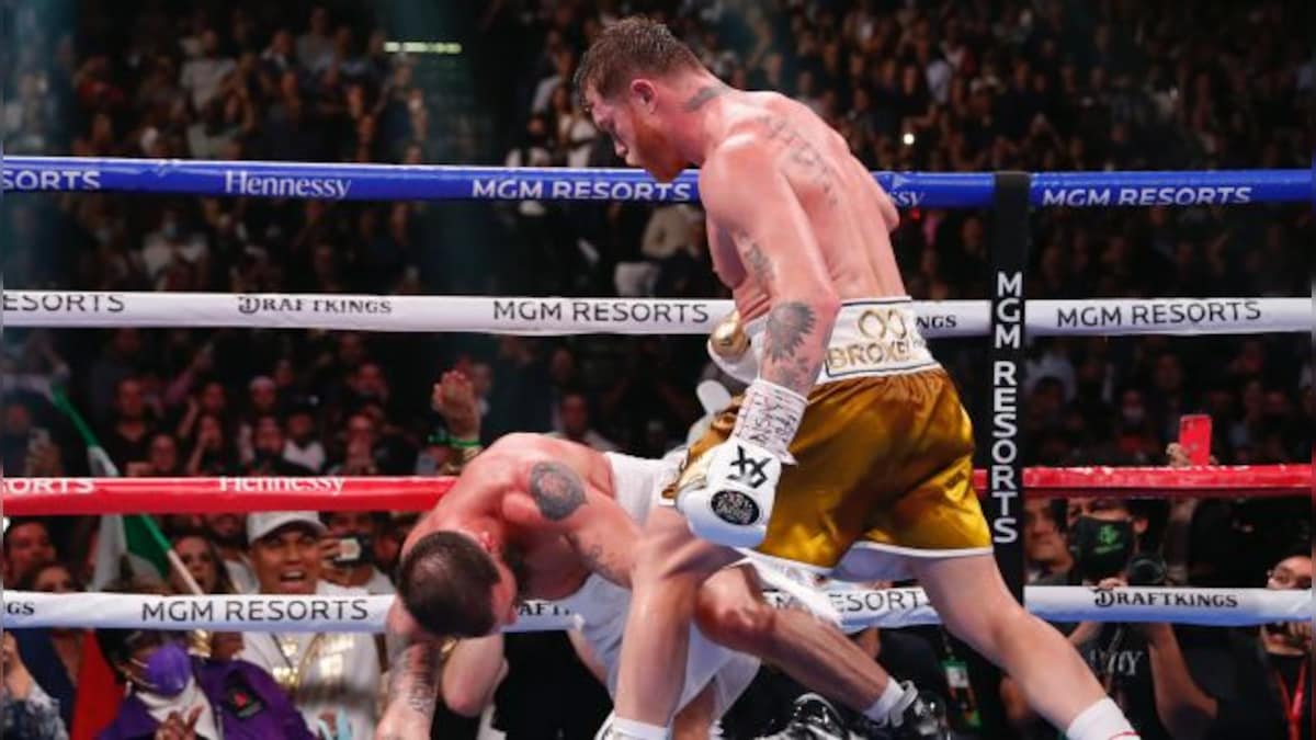 Saul 'Canelo' Alvarez knocks out Caleb Plant to make super middleweight history