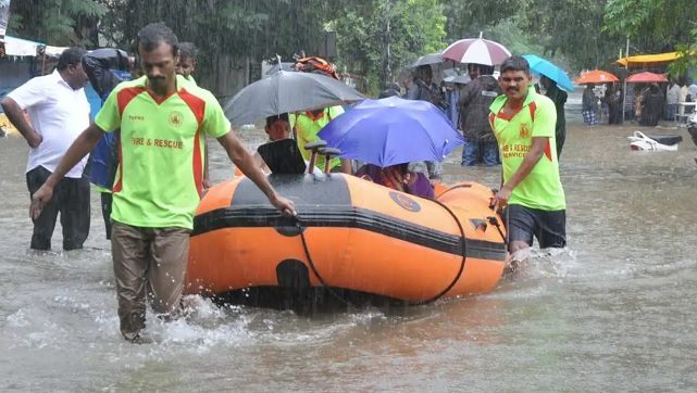 Tamil Nadu on red alert, toll rises to 12; IMD predicts heavy rains in Chennai till 11 Nov Tamil Nadu on red alert, toll rises to 12; IMD predicts heavy rains in Chennai till 11 Nov