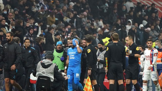 Ligue 1: Lyon-Marseille clash abandoned after Dimitri Payet hit with bottle, Nice rally past Clermont Ligue 1: Lyon-Marseille clash abandoned after Dimitri Payet hit with bottle, Nice rally past Clermont
