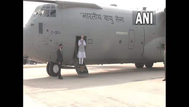 PM Narendra Modi boards C-130 J Super Hercules aircraft after inaugurating 341-km long Purvanchal Expressway and witnessing a airshow in Karwal Kheri, Sultanpur. Photo: DD