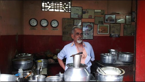 Kerala tea seller owner, known for world trips with wife, passes away at the age of 71