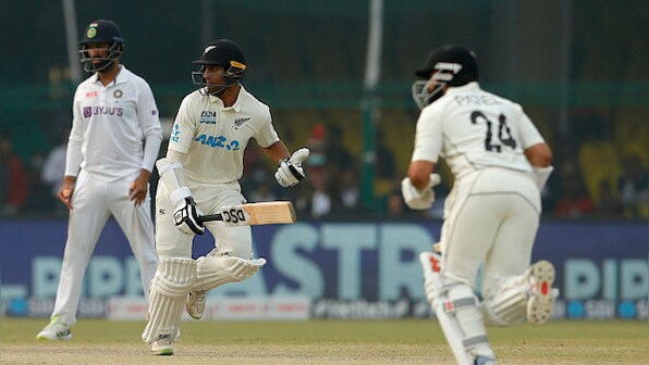 'Drawing a Test is an art': Twitter lauds Kiwis for hard fought draw against India in Kanpur Test