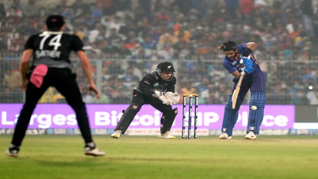India vs New Zealand: Aakash Chopra lists takeaways from T20 series; says middle-lower order 'far from sorted' India vs New Zealand: Aakash Chopra lists takeaways from T20 series; says middle-lower order 'far from sorted'