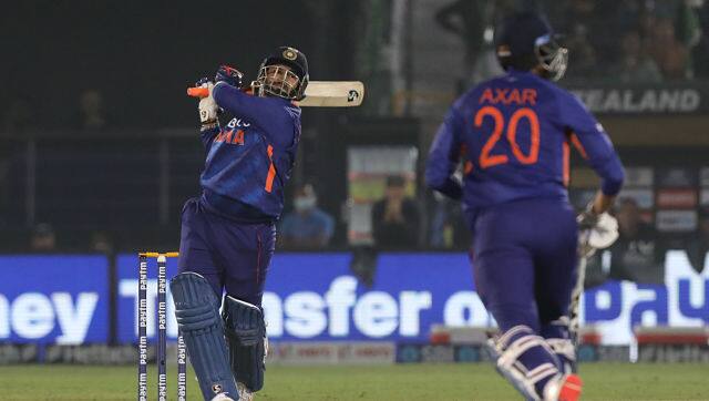 Rishabh Pant hits the winnin boundary bto take India over the finish line. Sportzpics