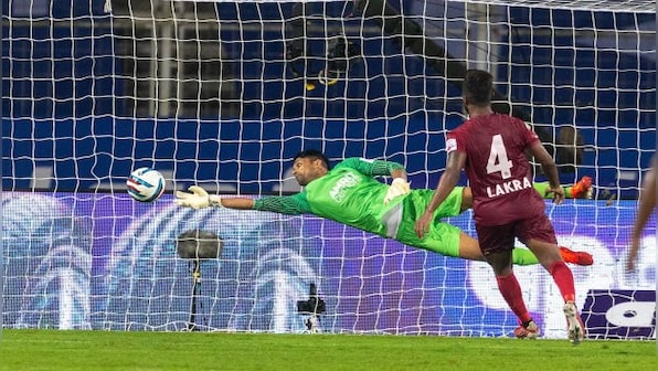 ISL 2021-22: NorthEast United FC, Kerala Blasters FC share points in intense goalless draw