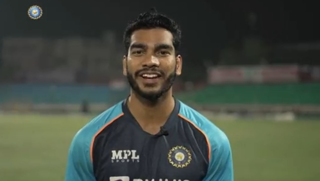 Rahul Dravid has a lot to share, it depends on how we pick things from him, says Venkatesh Iyer Rahul Dravid has a lot to share, it depends on how we pick things from him, says Venkatesh Iyer