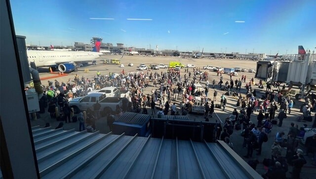 Passenger flees after accidentally discharging gun at Atlanta airport; flights temporarily grounded Passenger flees after accidentally discharging gun at Atlanta airport; flights temporarily grounded