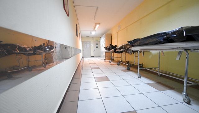 Man declared dead and kept inside mortuary in Uttar Pradesh, found alive next day Man declared dead and kept inside mortuary in Uttar Pradesh, found alive next day