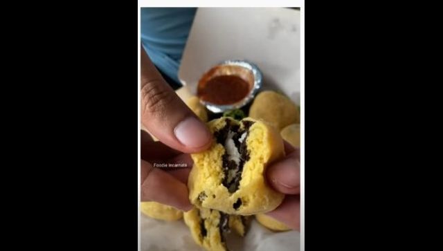 Watch: Ahmedabad's food stall sells Oreo pakoda; netizens share disgust Watch: Ahmedabad's food stall sells Oreo pakoda; netizens share disgust