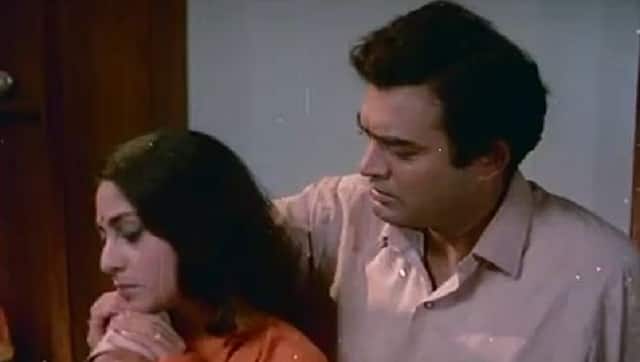 baahon mein chale aao