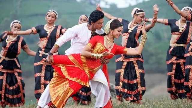 Shah Rukh Khan, Deepika Padukone in a still from Chennai Express 