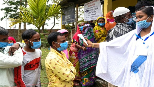 Amid Omicron scare, Karnataka announces measures, seeks Centre's nod for booster vaccine dose Amid Omicron scare, Karnataka announces measures, seeks Centre's nod for booster vaccine dose