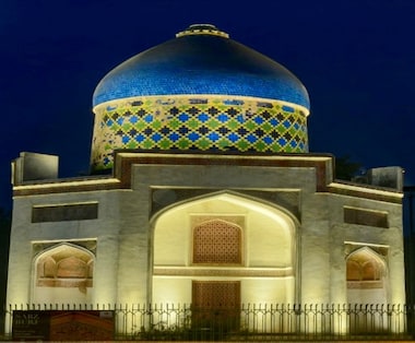 New Delhi’s marooned mausoleum finds the light!