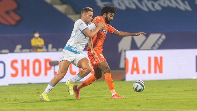 Greg Alexander James Stewart of Jamshedpur FC and Glan Martins of FC Goa in action during match 8 Indian Super League at the GMC Bambolim stadium in Goa on 26 November 2021. Sportzpics/ISL