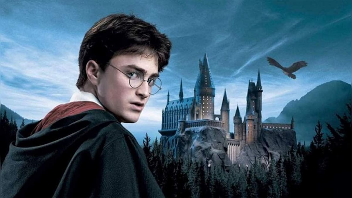 3D artist designs Hogwarts Express from Harry Potter series; watch viral clip here – Firstpost