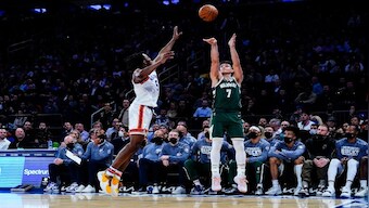 NBA: Champion Bucks hold off Knicks; Nets work over Magic in Orlando