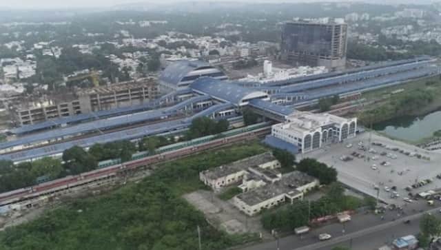 Redeveloped at an estimated cost of 450 crore, the station has dedicated approach road for traffic to railway station along with municipal roads with its integration in circulating areas and dedicated parking space to ease traffic of both humans and vehicles. Image Courtesy: narendramodi.in