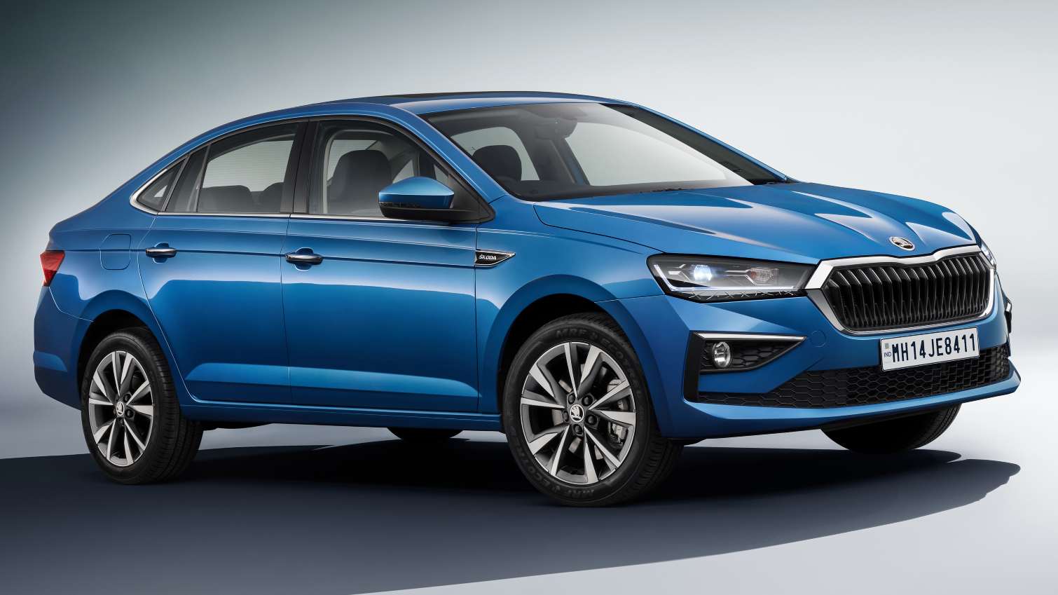 Skoda Slavia makes global debut in India ahead of launch in early 2022, pre-bookings open today Skoda Slavia makes global debut in India ahead of launch in early 2022, pre-bookings open today