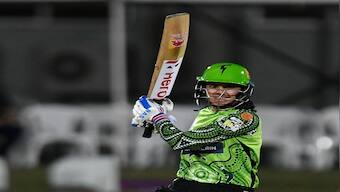 Smriti Mandhana hits WBBL record of 114 not out even as Sydney Thunders lose