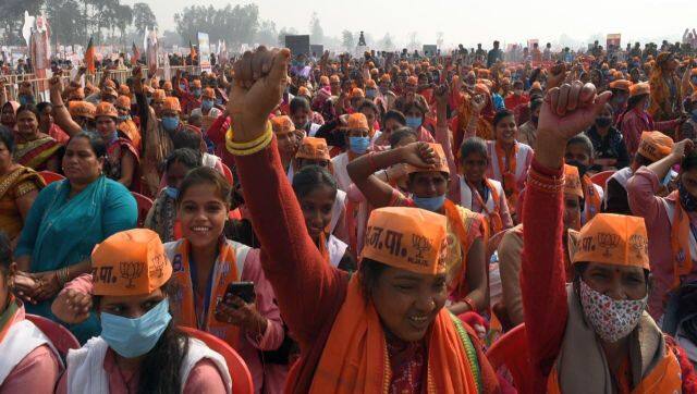 Crowds gather as Prime Minister Narendra Modi inaugurates the Saryu Canal project in Balrampur. News18