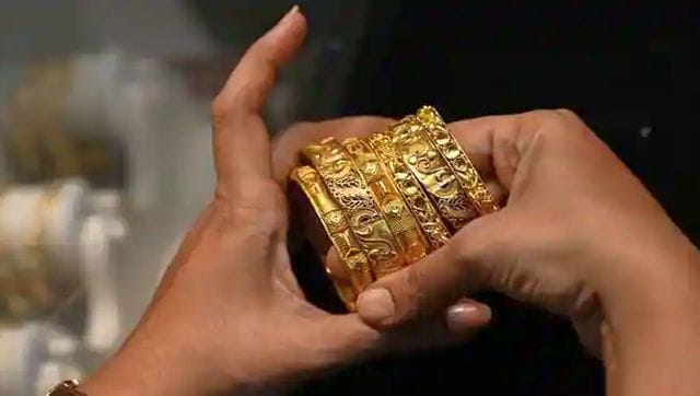 Precio del oro hoy: 10 gramos de pureza de 24 quilates alcanzan las 48.230 rupias;  toques de plata 62.500 rupias por kg