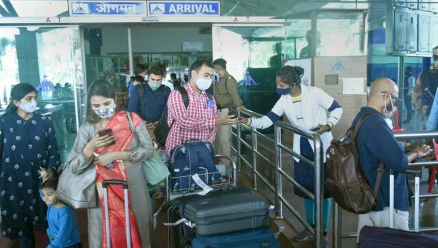 Omicron fallout: Centre and Maharashtra bicker over new guidelines; 6 travellers from 'at-risk' countries test COVID-positive