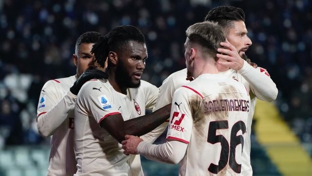 Serie A: AC Milan keep pace with leaders Inter Milan, Napoli stunned by Spezia Serie A: AC Milan keep pace with leaders Inter Milan, Napoli stunned by Spezia