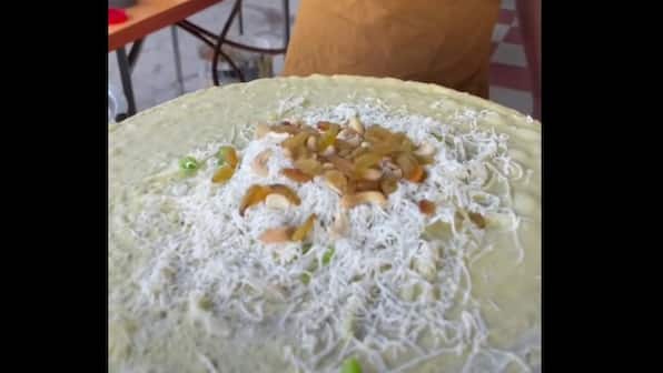 Watch | Delhi eatery makes fruits dosa, leaves internet disgusted; see viral video here