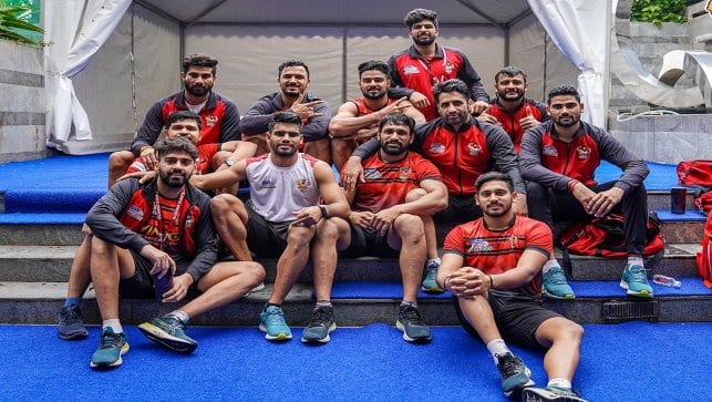 Gujarat have added to their defensive prowess by bringing in the dogged Girish Maruti Ernak, Ravinder Pahal and Irani veteran Hadi Oshtorak. Image Courtesy: @GujaratGiants