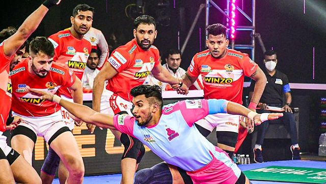 Pro Kabaddi League 2021: Gujarat Giants beat Jaipur Pink Panthers; Dabang Delhi, Haryana Steelers post wins Pro Kabaddi League 2021: Gujarat Giants beat Jaipur Pink Panthers; Dabang Delhi, Haryana Steelers post wins