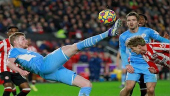 Premier League: Manchester City extend lead to eight points as Chelsea stumble