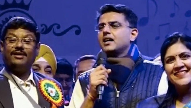 Sachin Pilot sings 'Jeena Yahan Marna Yahan' at private event; watch viral video here Sachin Pilot sings 'Jeena Yahan Marna Yahan' at private event; watch viral video here