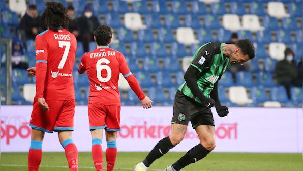 Serie A: Milan clubs breathing down Napoli's neck after league leaders waste two-goal lead against Sassuolo