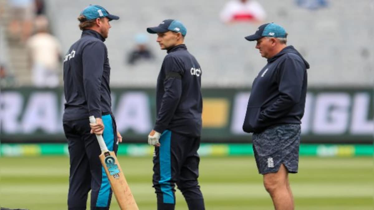 Ashes 2021-22: Under-pressure England coach Chris Silverwood to miss Sydney Test after virus case in family