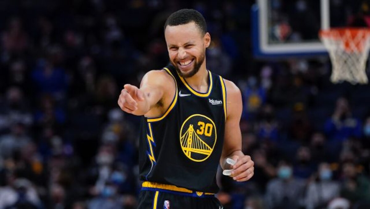 Steph Curry captures first career game-winning buzzer-beater