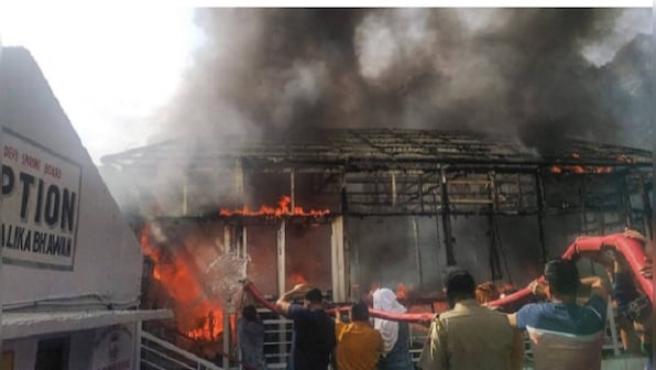 Massive fire breaks out at Vaishno Devi shrine forest area, no casualty reported