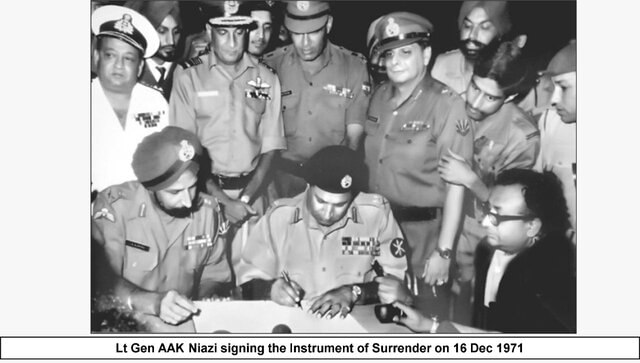 Vijay Diwas 2021: Narendra Modi, Amit Shah pay tribute to slain soldiers on 50th Victory Day Vijay Diwas 2021: Narendra Modi, Amit Shah pay tribute to slain soldiers on 50th Victory Day