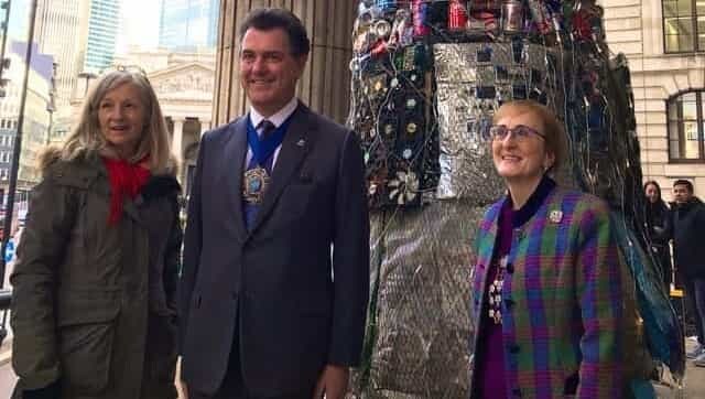 London's Lord Mayor installs Christmas tree made entirely out of trash in city London's Lord Mayor installs Christmas tree made entirely out of trash in city
