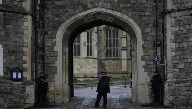 Armed intruder arrested at Windsor Castle wanted to avenge the dead in Jallianwala Bagh massacre by assassinating Queen Elizabeth II, claims video Armed intruder arrested at Windsor Castle wanted to avenge the dead in Jallianwala Bagh massacre by assassinating Queen Elizabeth II, claims video
