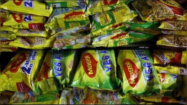 Watch: Street vendor makes Roohafza Maggi, leaves social media users aghast