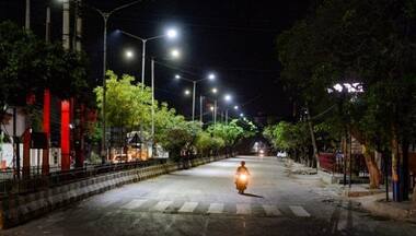 COVID-19: Non-essential activities on hold for next 55 hours as Delhi weekend curfew starts
