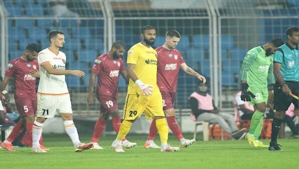 ISL 2021-22: SC East Bengal's Antonio Perosevic served show cause notice for 'violent conduct against referee'