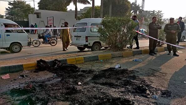 Pakistan police arrest 13, detains scores in Sri Lankan lynching case